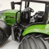 1/24 Méretarányú Vasatagkerekű Játék Traktor