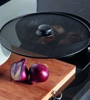 Fröccsenésgátló fedő - 29 cm - fekete