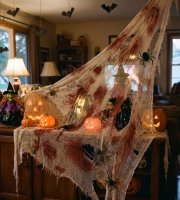 Halloween-i textil dekoráció - piros/fehér textil - 91 x 76 cm
